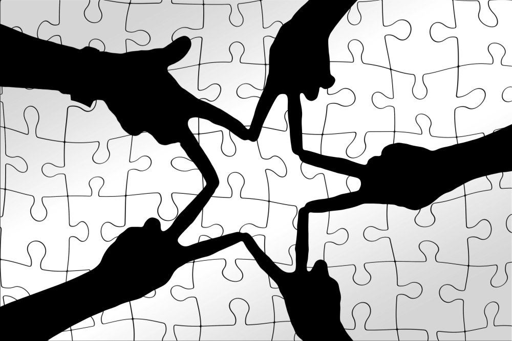 Две руки на закате