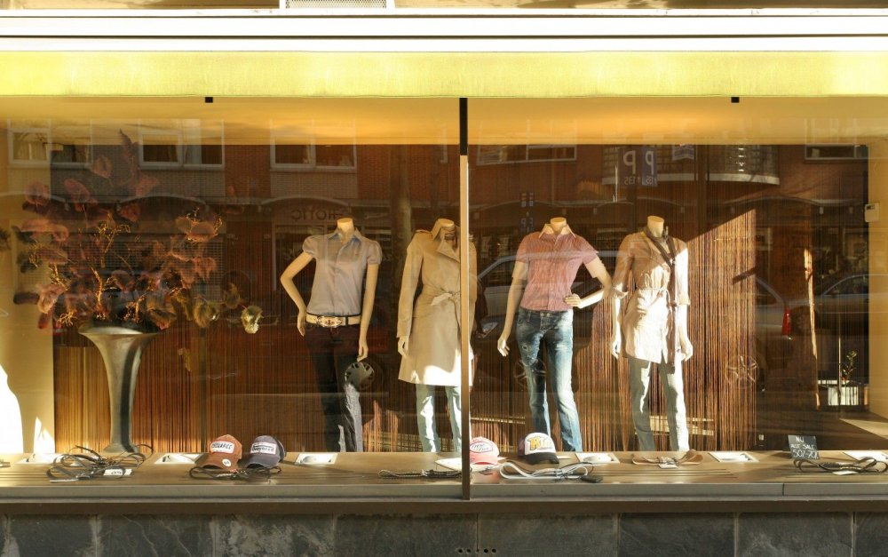 Витрины на улицах города