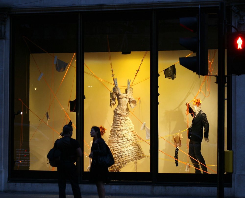 Витрина магазина в Европе