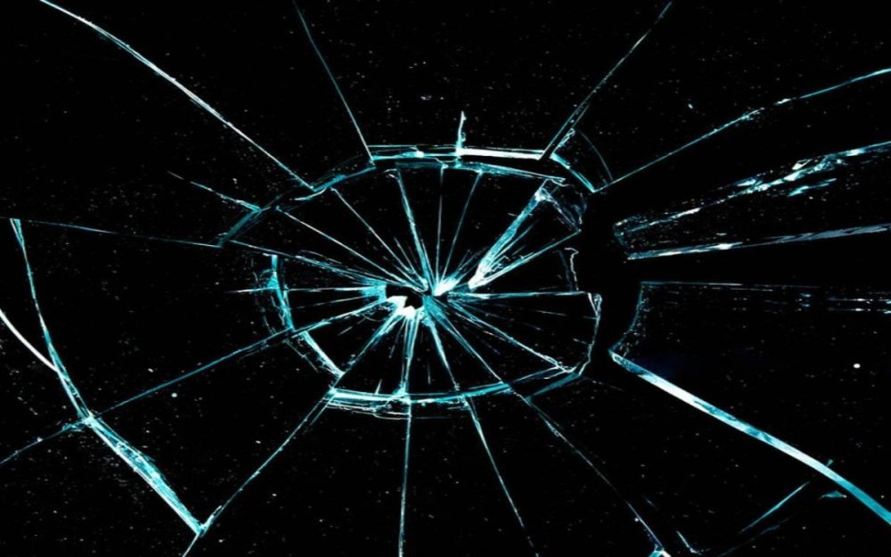 Треснутое стекло