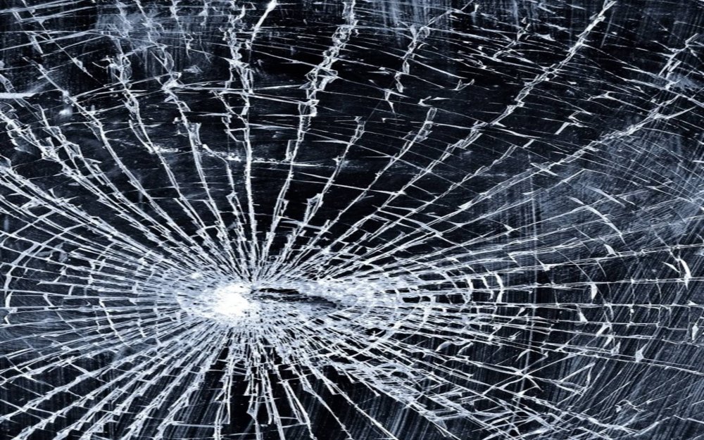 Разбитый экран телевизора