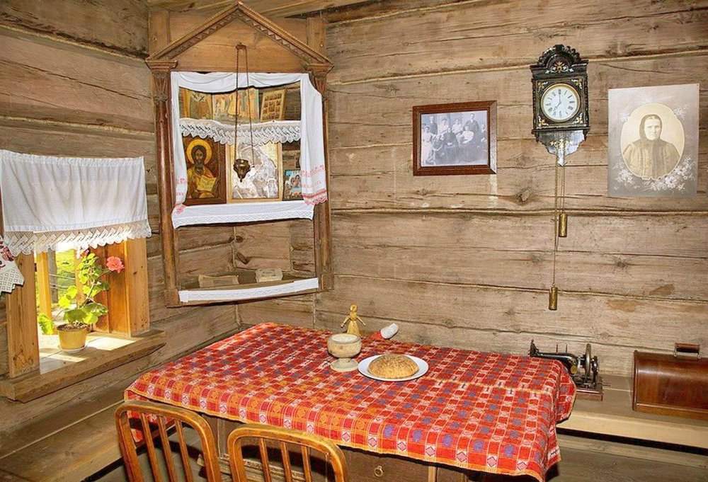 Деревенская изба с печкой