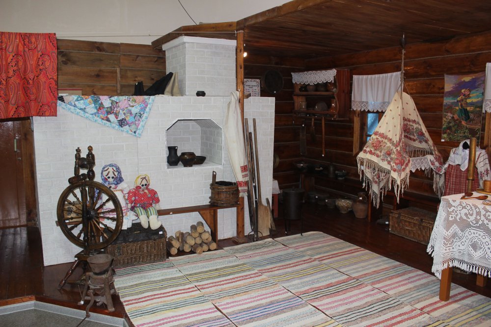 Изба пятистенка интерьер