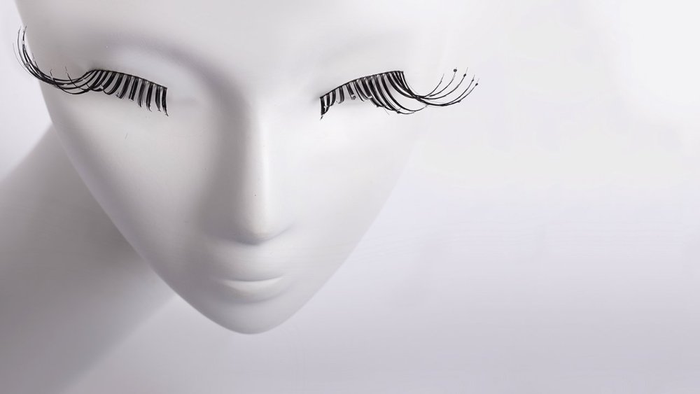 Красивый глаз с ресницами