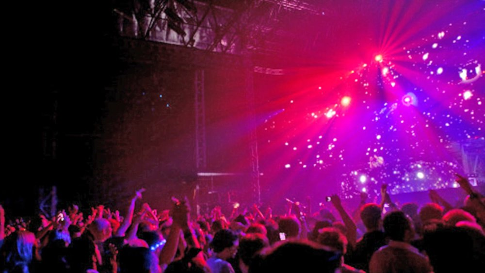 Фиолетовый танцпол