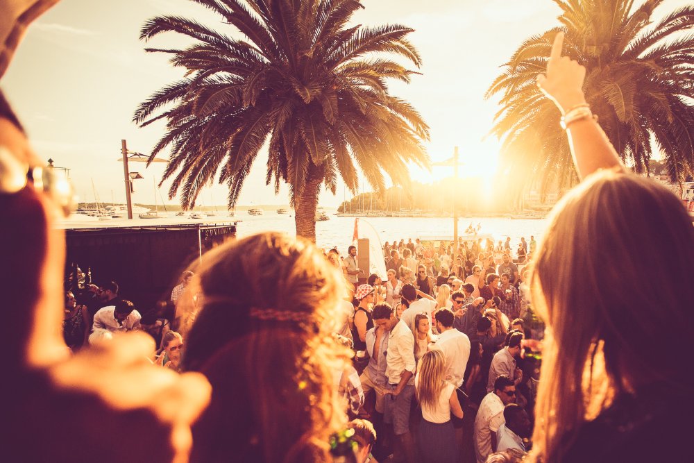 Вечеринка на закате