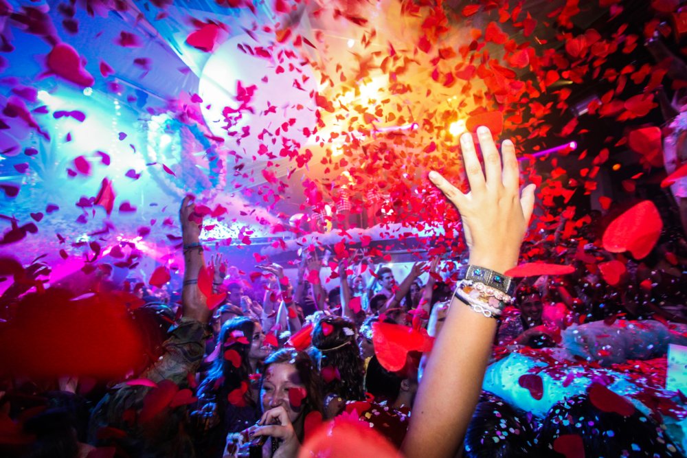 Гигантская вечеринка