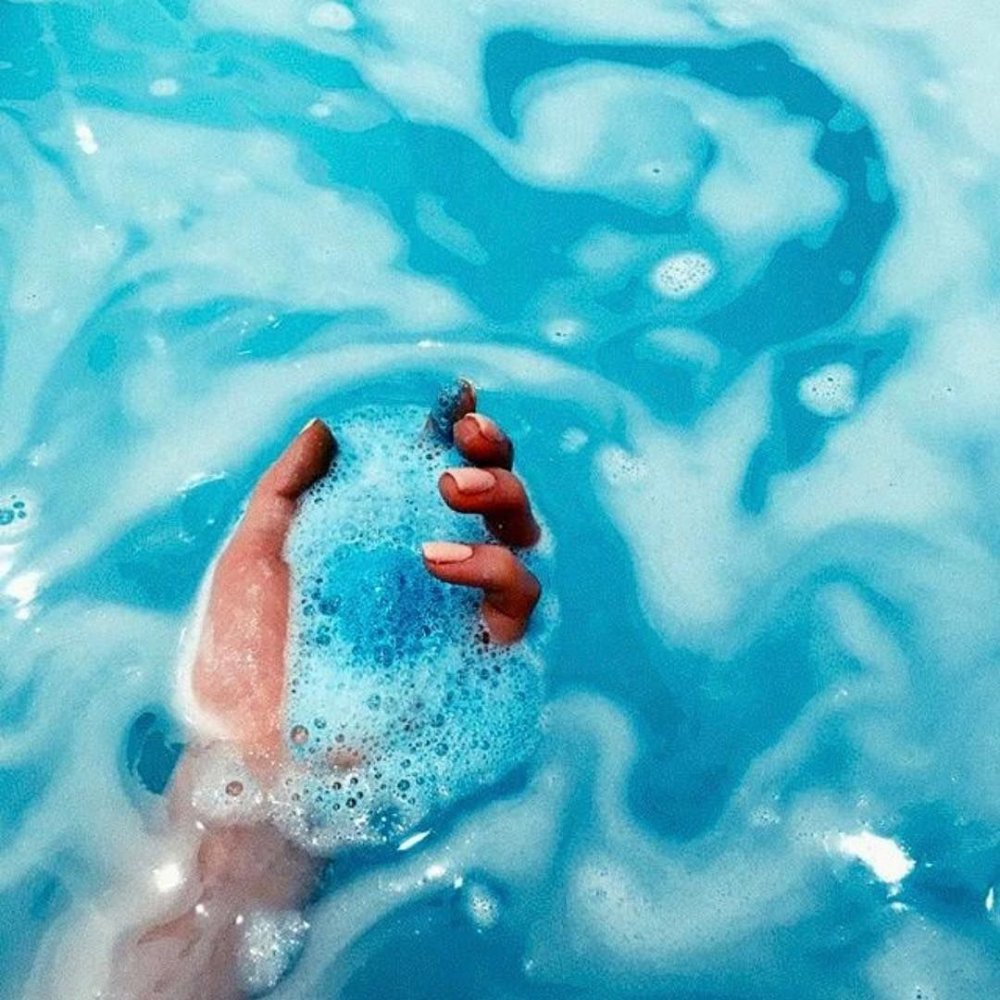 Вода в руках