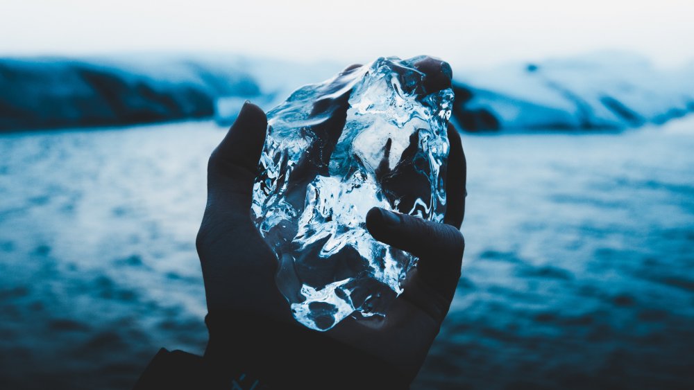 Радужная женщина