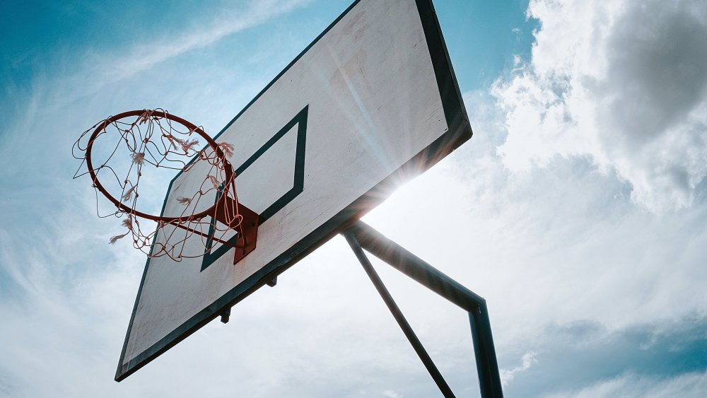 Баскетбольная площадка в Париже Джордана