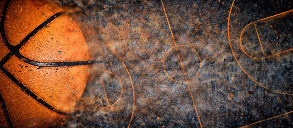 Баскетбольное кольцо на закате