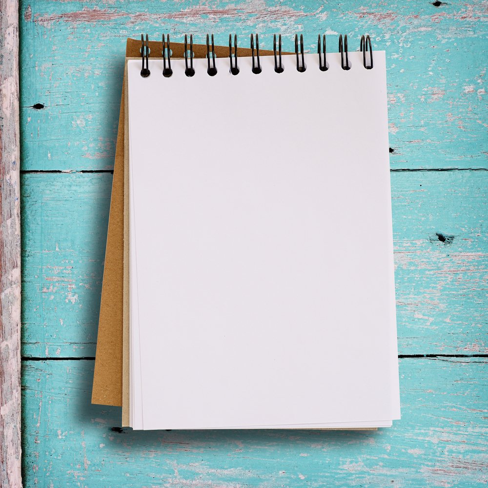 Открытый пустой блокнот