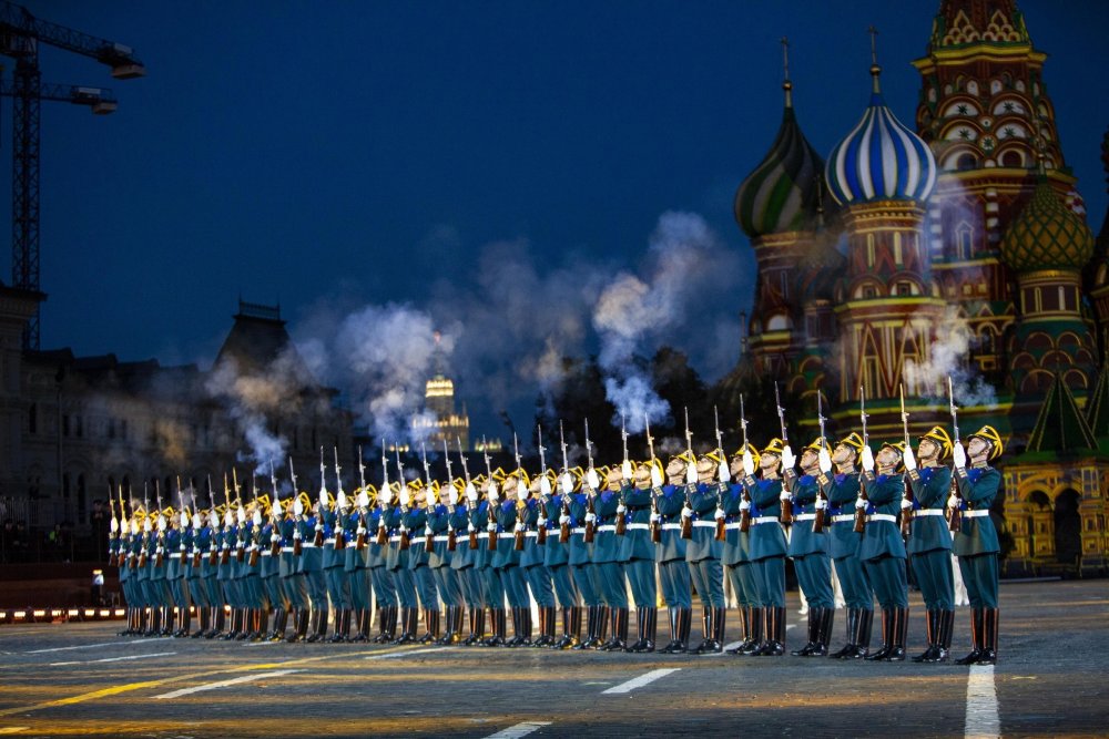 Спасская башня фестиваль президентский полк