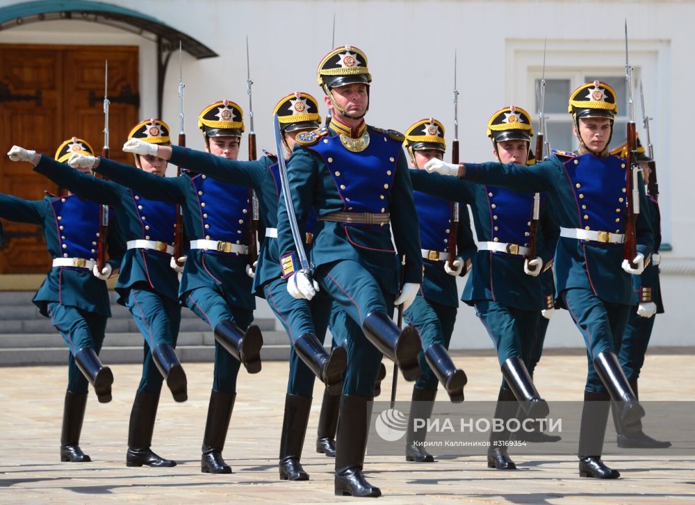 Что за представление на территории Кремля