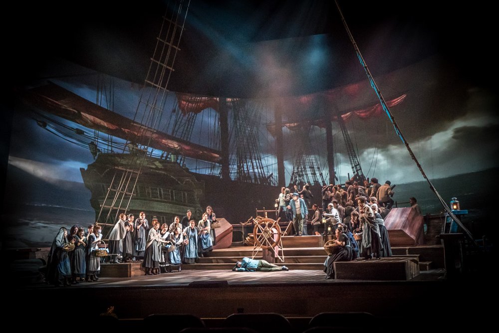 Летучий корабль призрак