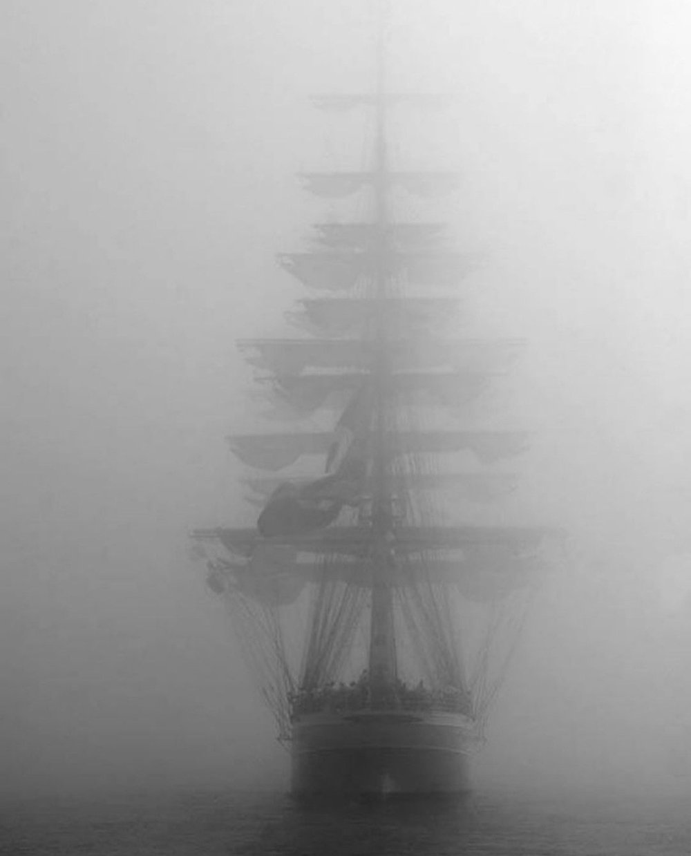 Корабль "Летучий голландец"