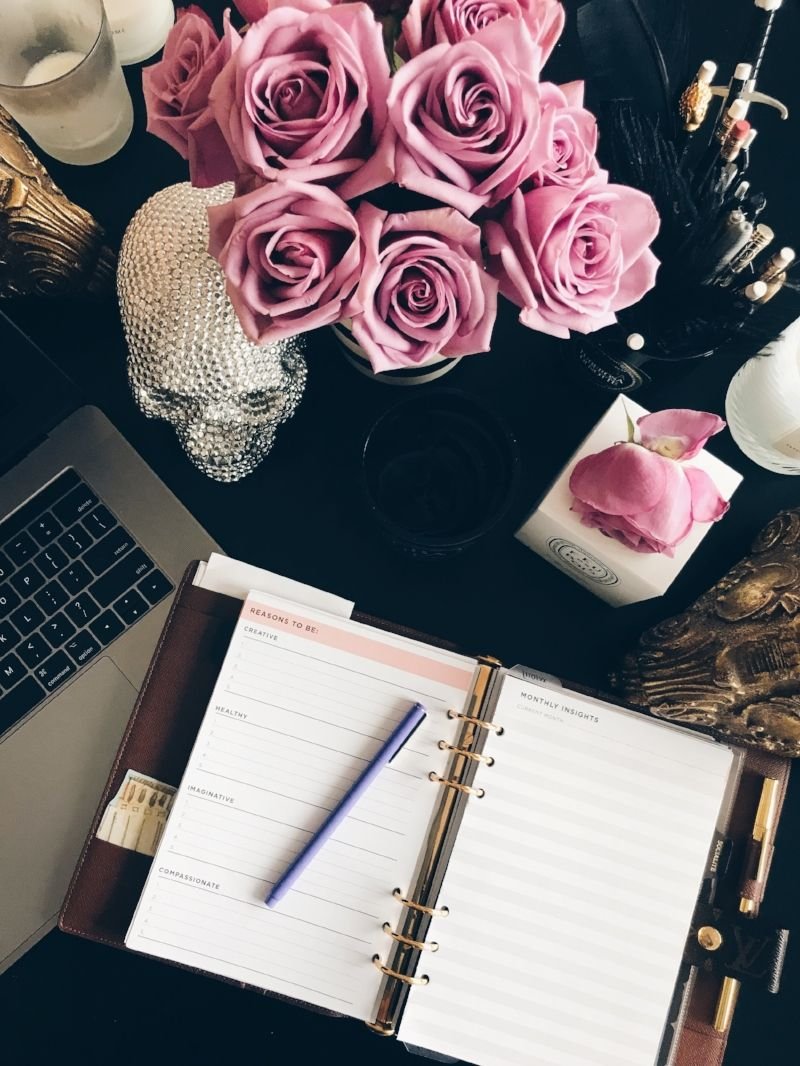 Красивый блокнот с ручкой