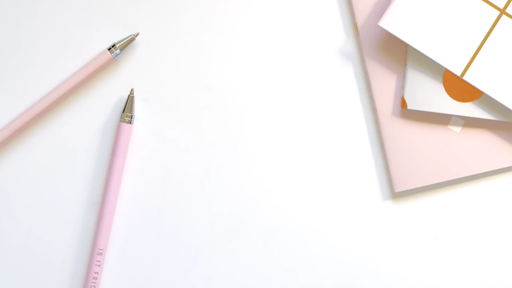 Лист бумаги и карандаш