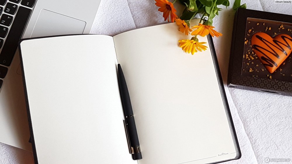 Красивый блокнот с ручкой