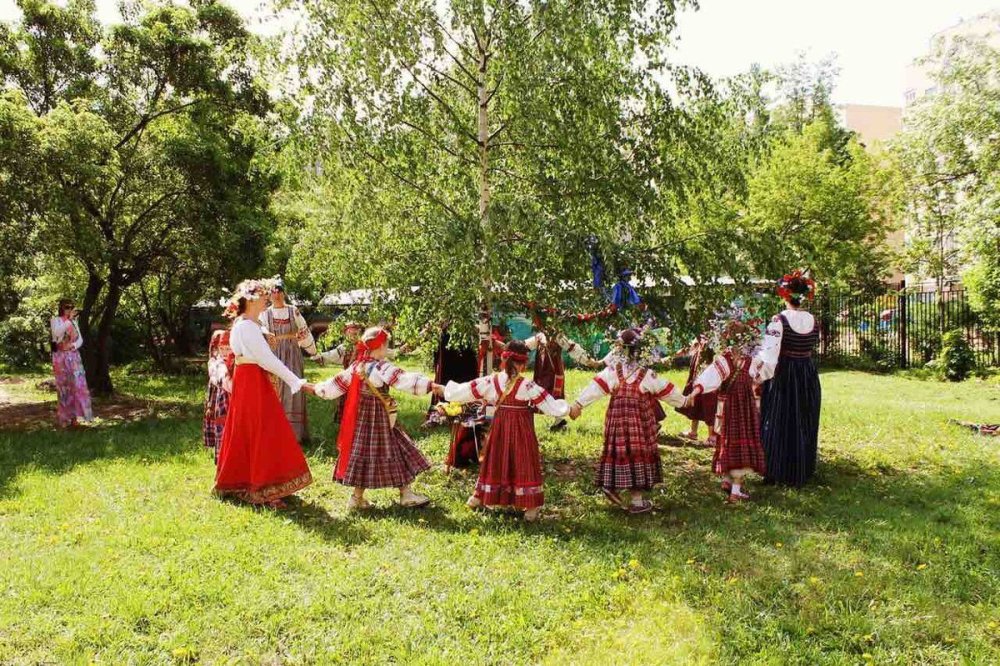 Зеленые Святки завивание Березки