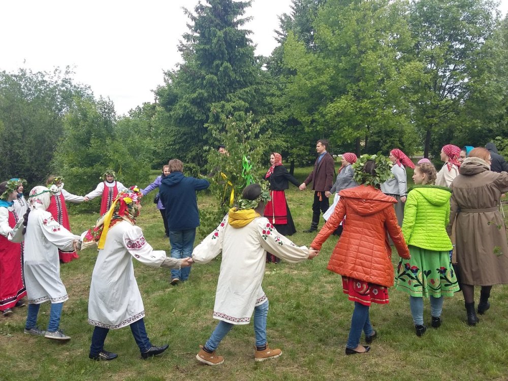 Хоровод на Троицу