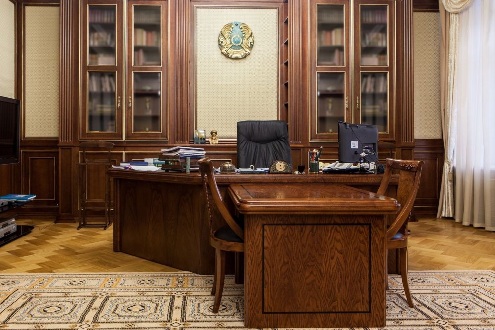 Кабинет президента Акаева