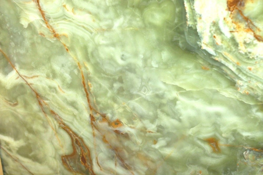 Зелёная декоративная штукатурка в интерьере