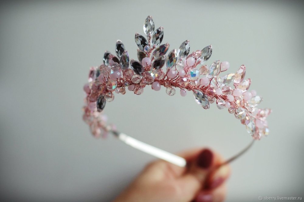 Диадема из бисера