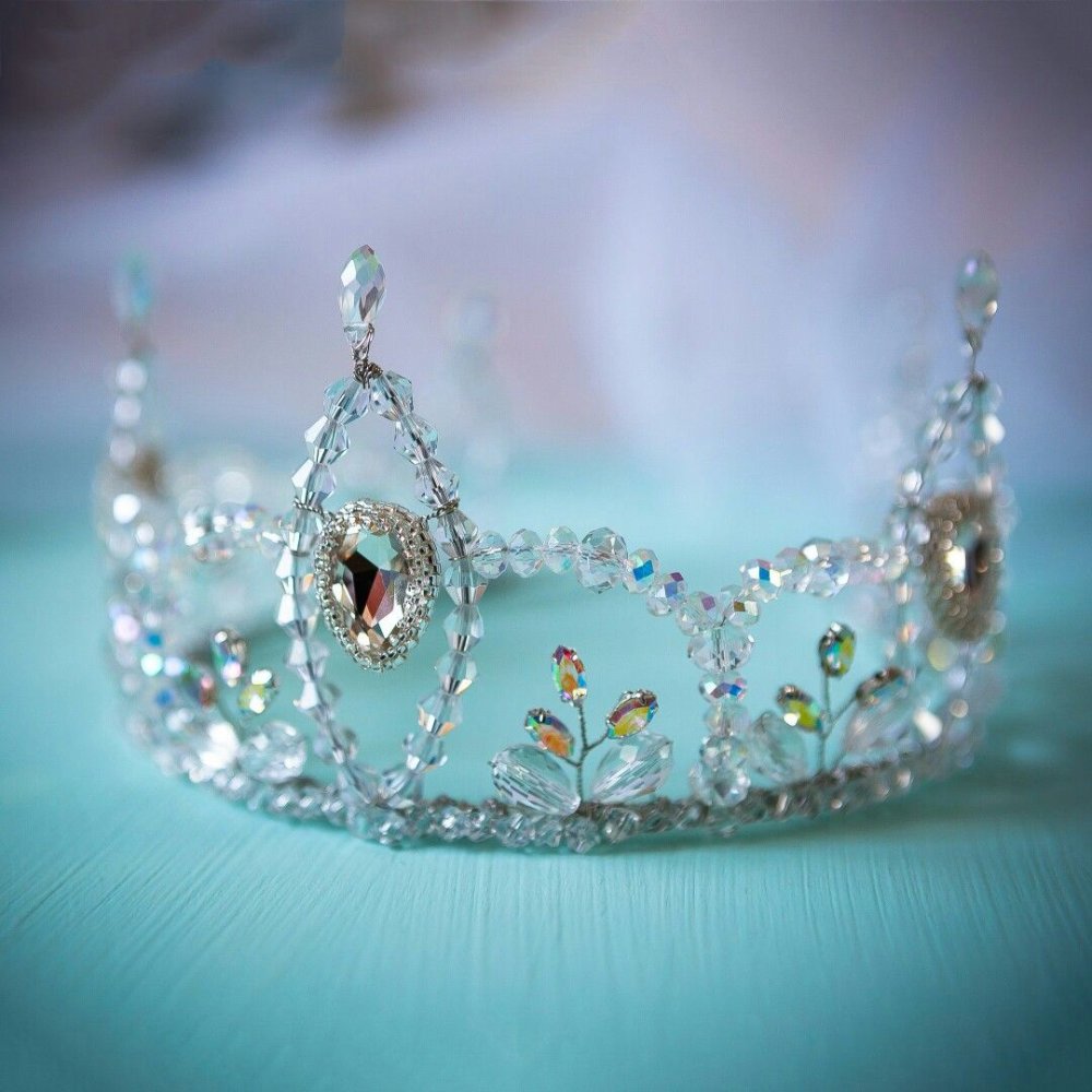 Корона диадема тиара из бисера