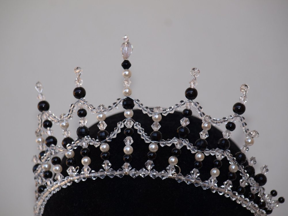 Корона из бисера