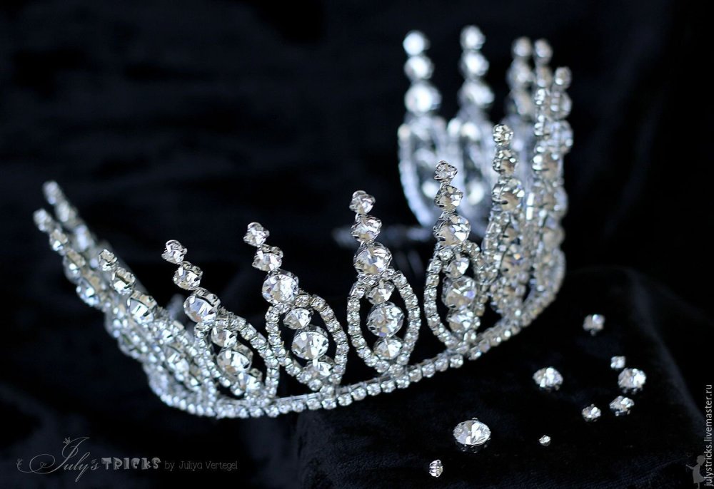 Корона диадема тиара из бисера