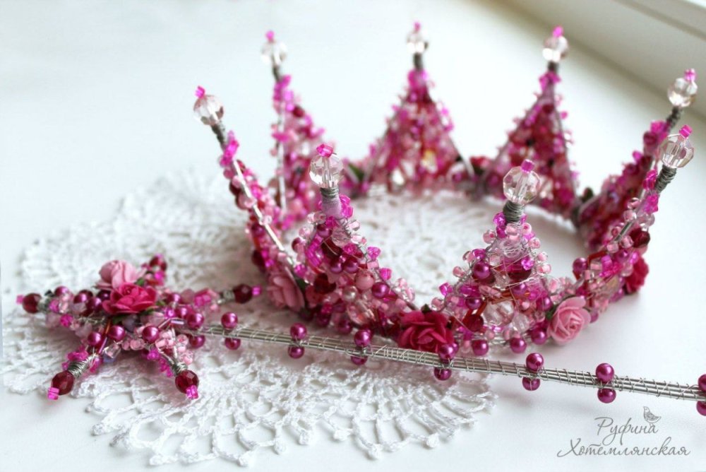 Корона из бисера
