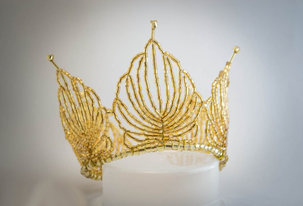 Золотая рыбка с короной