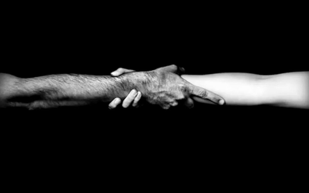 Мужские руки