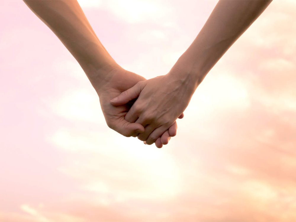 Руки влюбленных