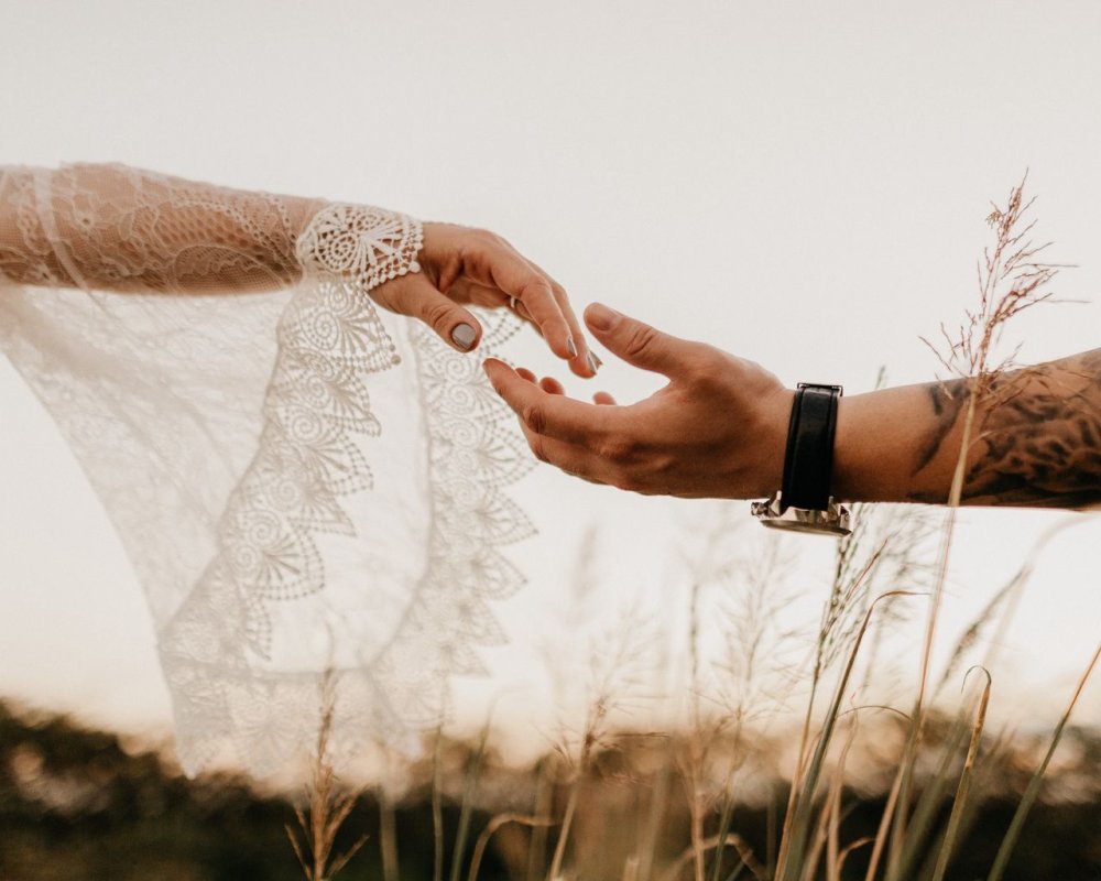 Касание рук Эстетика