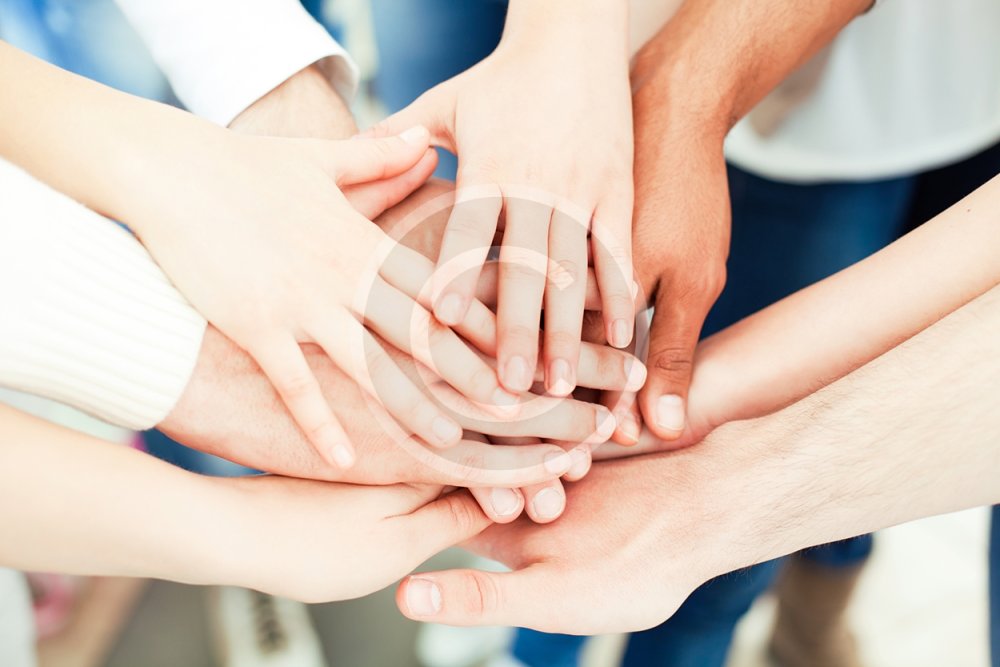 Руки влюбленных