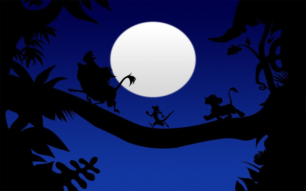 Силуэт на фоне Луны