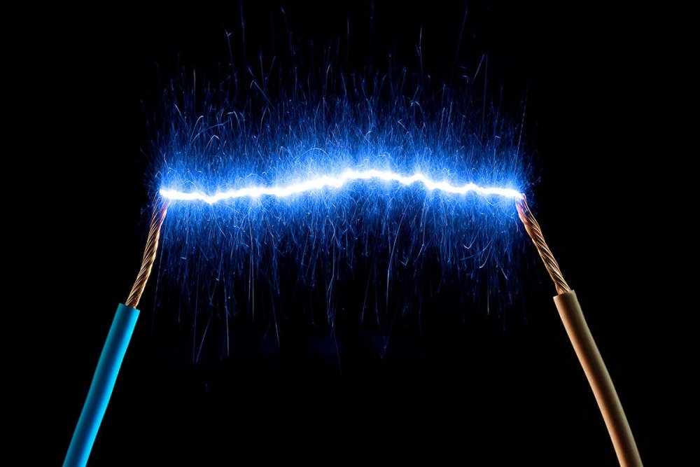 Разноцветные молнии