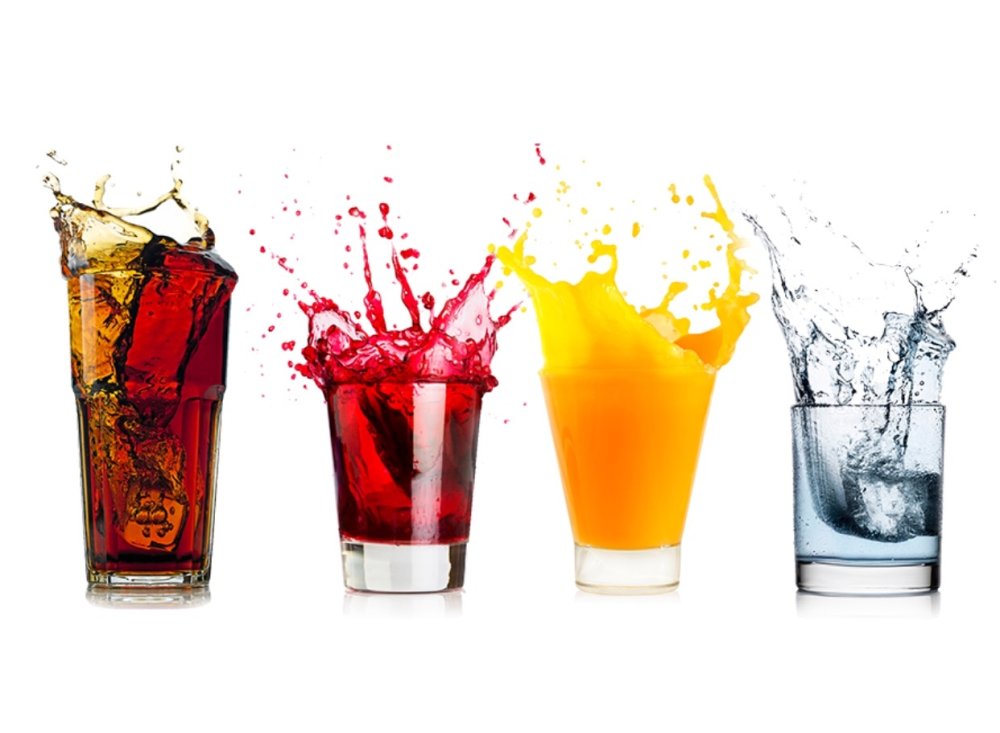 Газированные напитки в стакане