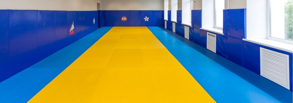 United World Wrestling ковер