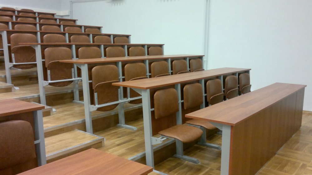 Студенческая скамья амфитеатр аудитория МГУ