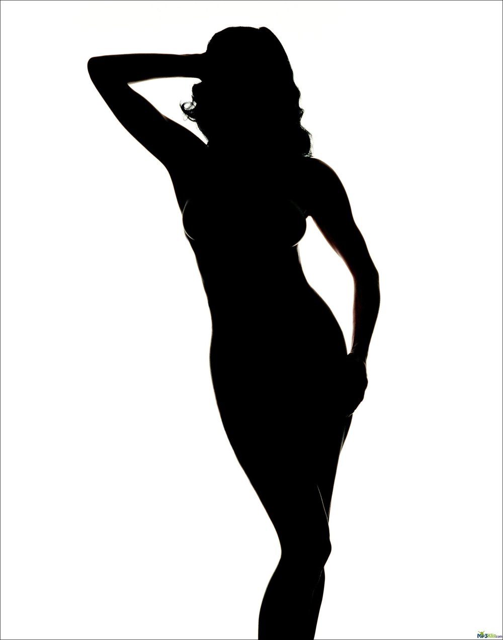 Очертания фигуры девушки