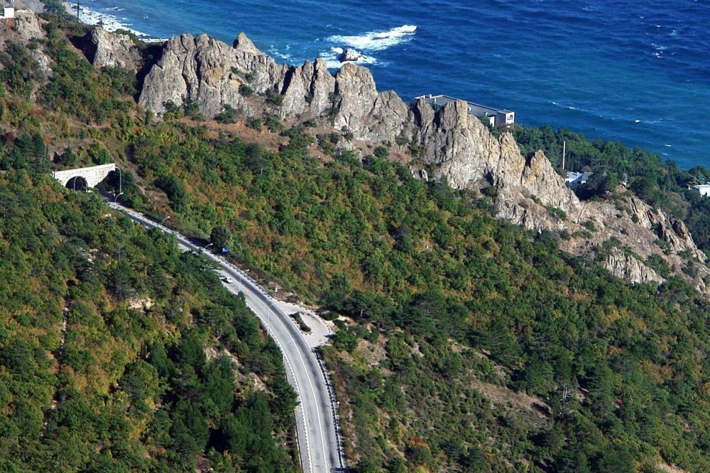 Серпантин на гору ай Петри