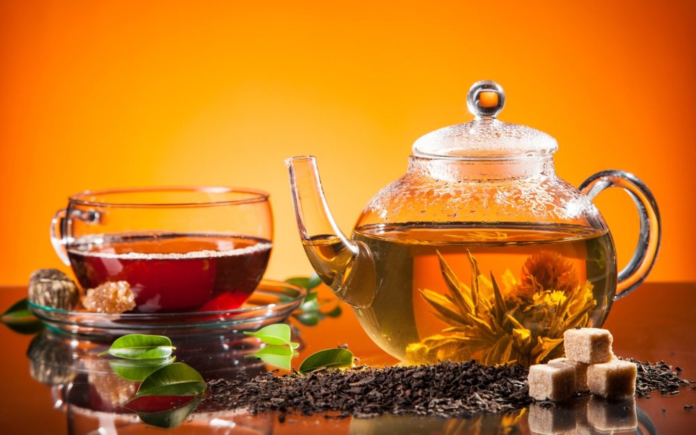 Горячий ароматный чай