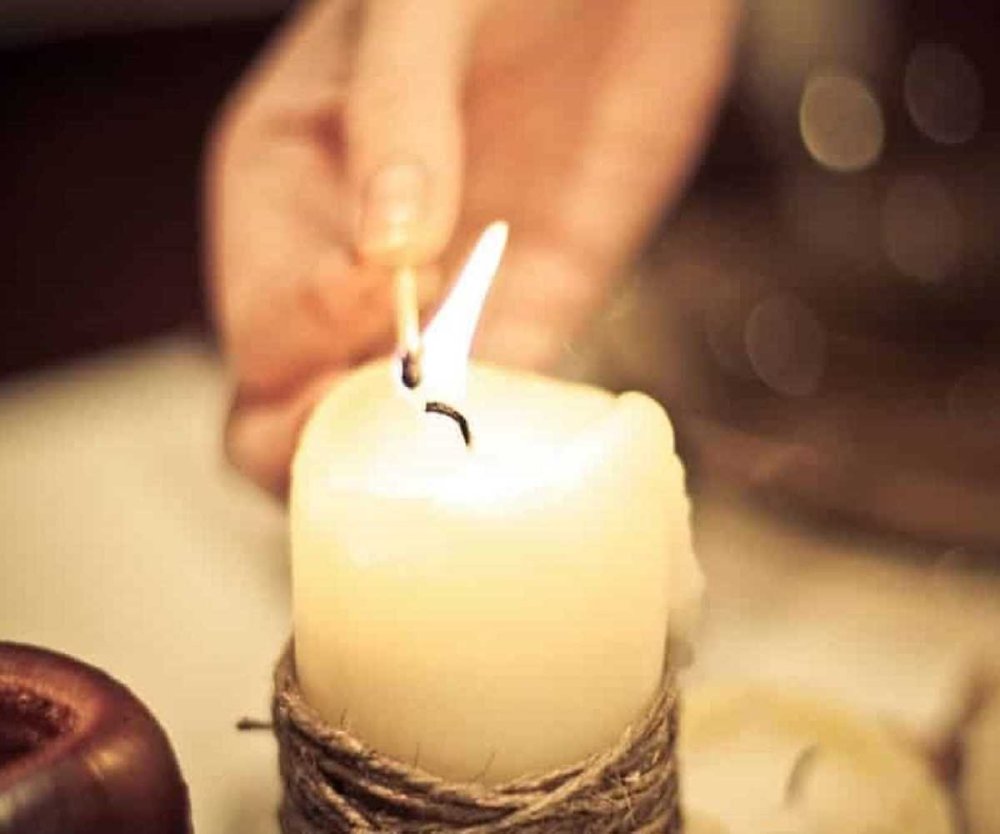 Свеча в ладонях