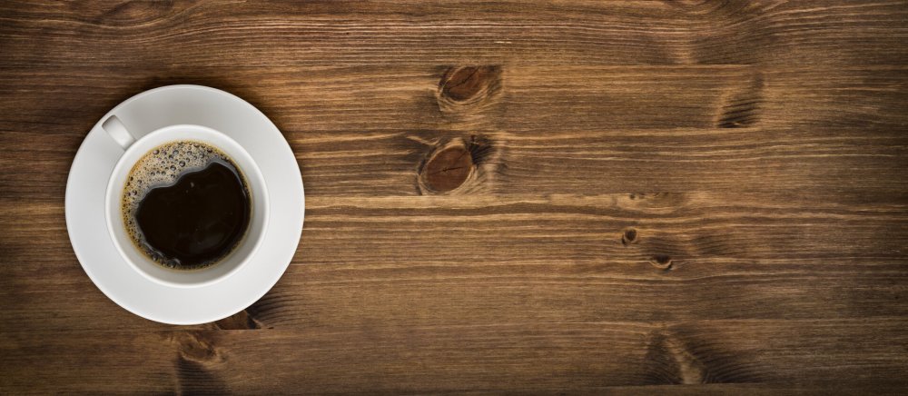 Дорогая деревянная столешница вид сверху