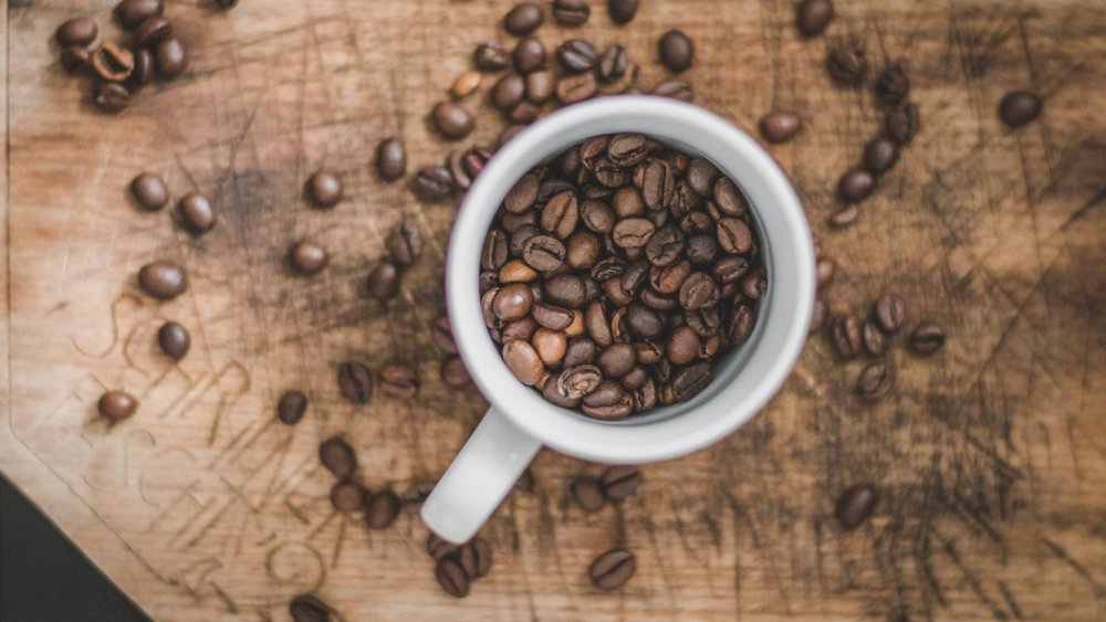 Кофейные зерна вид сверху