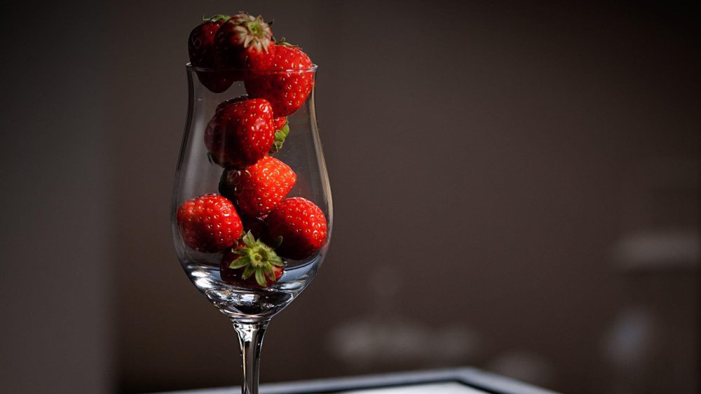 Стеклянные фрукты на рабочий стол