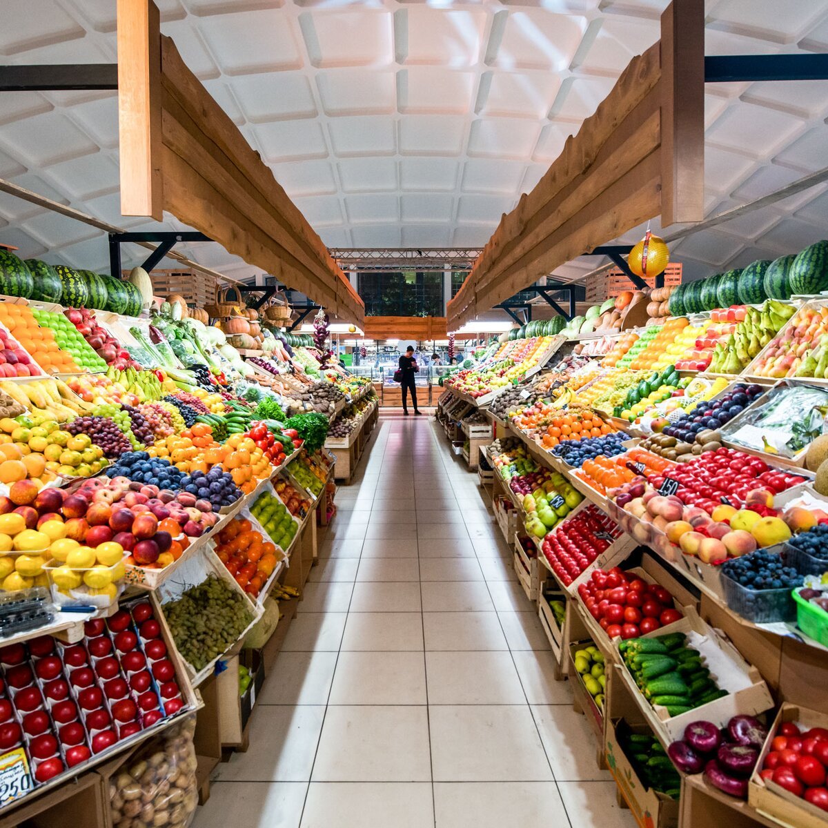 Мос опт. Овощи на рынке. Овощной рынок. Продуктовый рынок. Торговля оптовая фруктами и овощами.